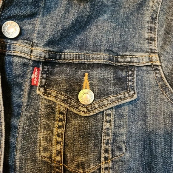 Levi's Jean Jacket - Picture 9 of 10